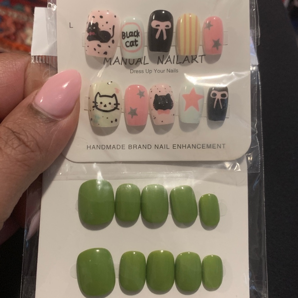 NWOT Press on Nails 💅 mini Bundle